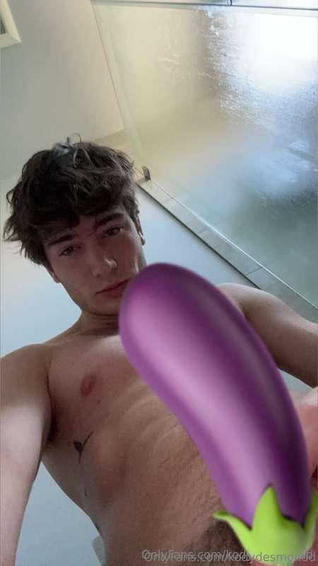 Kiss the tip? 😙 wanna see the uncensored? Tip $10 and I'll r..