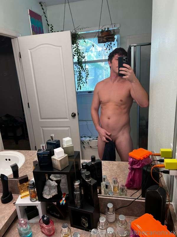 Does anyone else get a huge boner while manscaping?