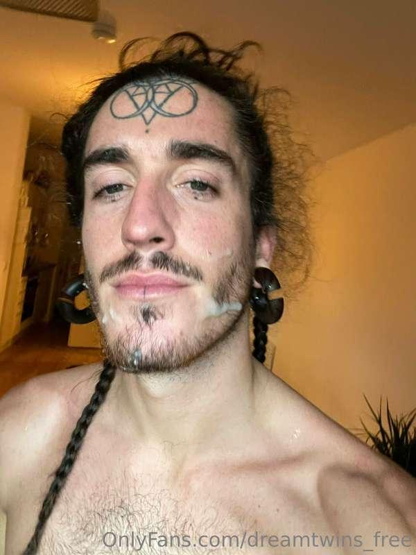 POV: You came in my face after I sucked your dick 😜