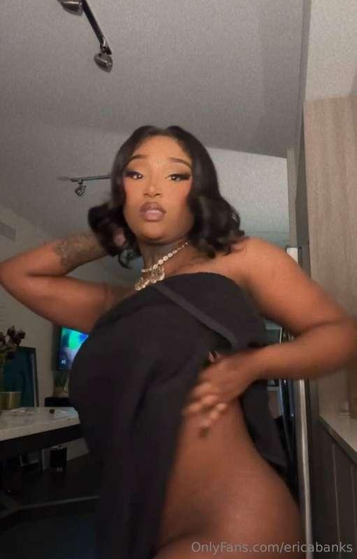 How do I look?🙈 should I just take it off?😈💦 ***𝙃𝙞𝙩 𝙢𝙚 𝙪𝙥***..