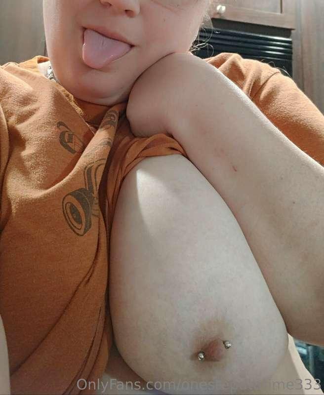 Just a little peek 🥰😏