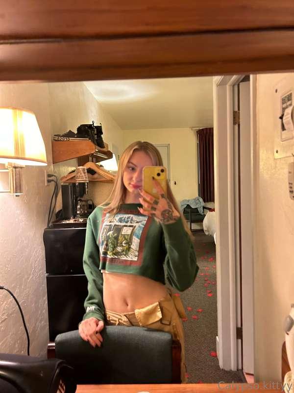 This was such a cute hotel! Too bad I didn’t get fucked in i..