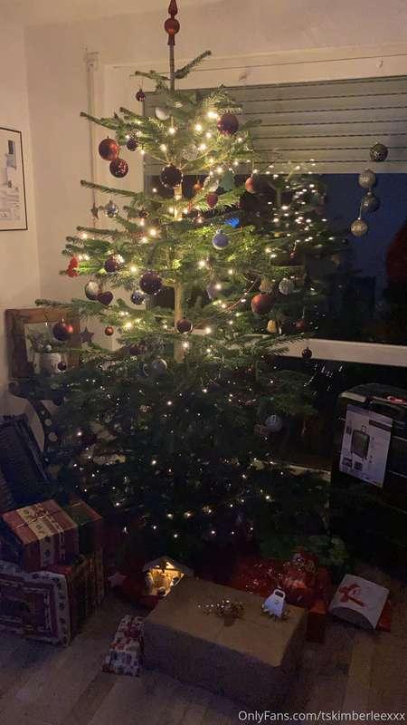 I wish you all a merry Christmas  God bless you ❤️❤️❤️❤️ Lov..