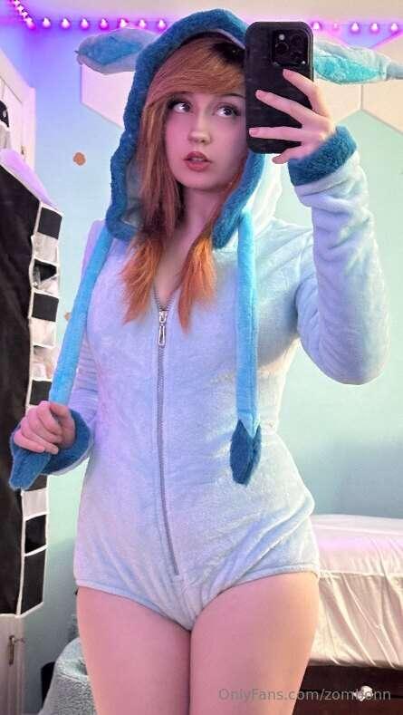 i think i like this onesie the most on me xD