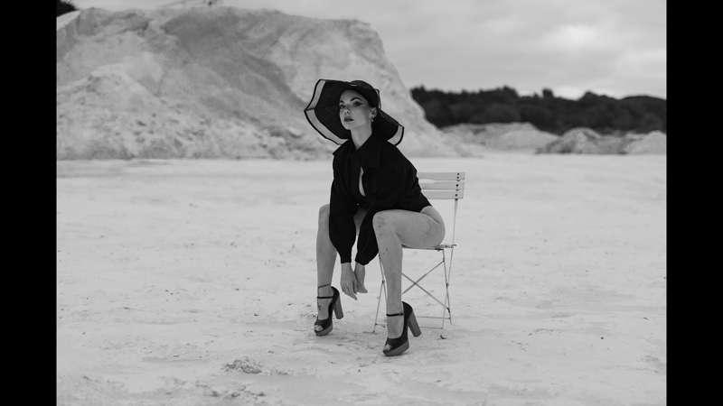 Sheila Meyhoff - A hint of fashion :Camera Roll