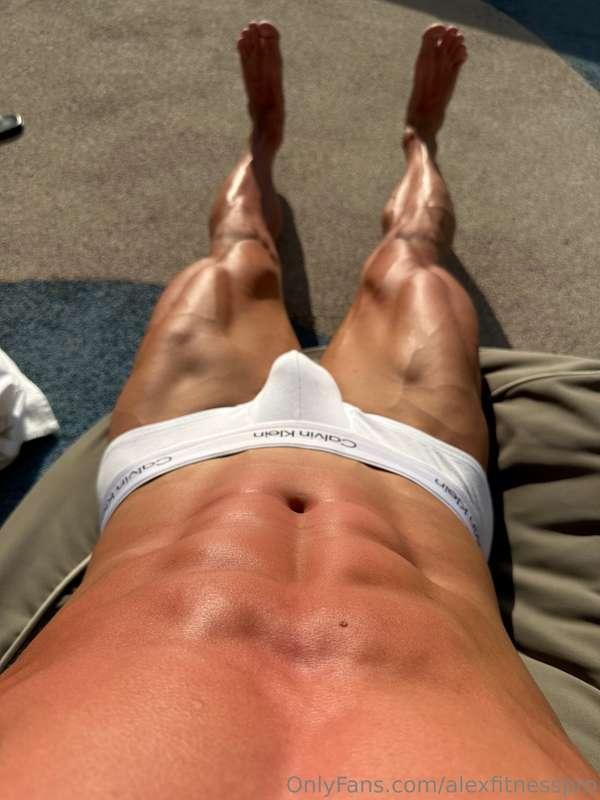 How’s the view ?) 🤤
