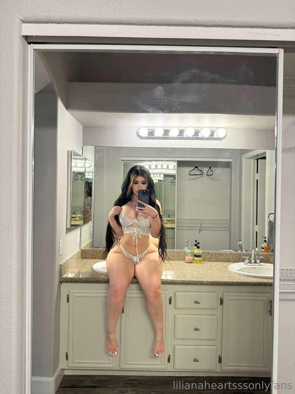 Mirror pics never get old