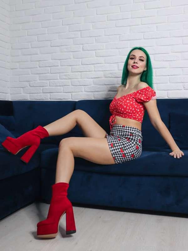 Full set available now &lt;3 


#fyp #boots #bootsfetish #bootfetish #whitesocks #socks #socksfetish #bodysuit #barefeet #feetmodel