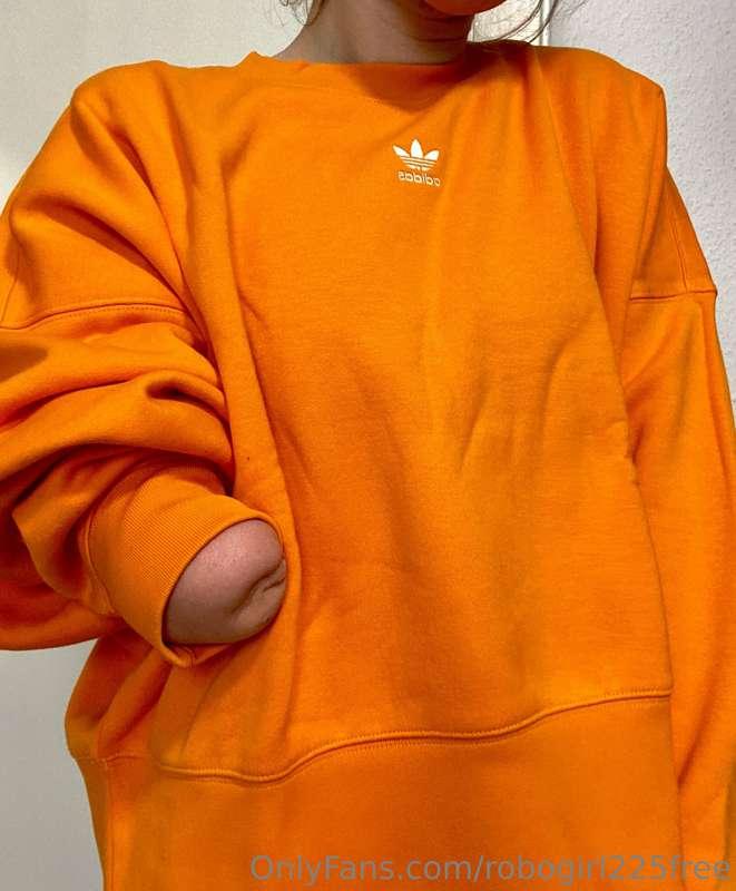 What do you think about this sweater ?🥹🧡
Should I keep it ?
