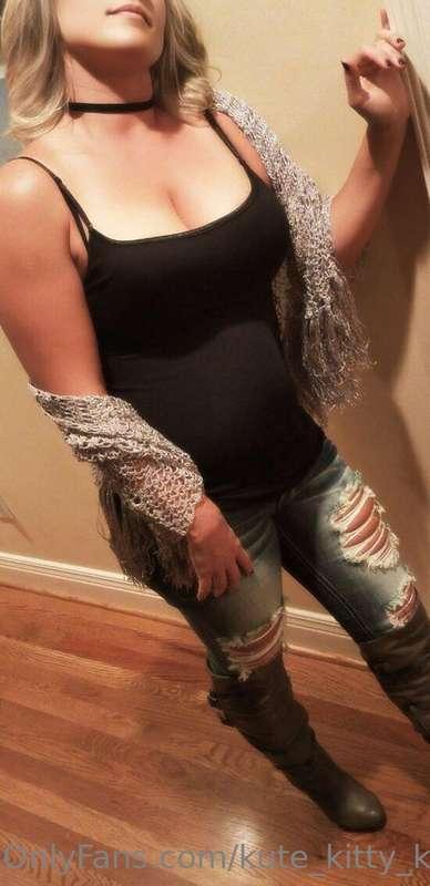 Heading out for the night... hopefully I get lucky! 😈💍💋