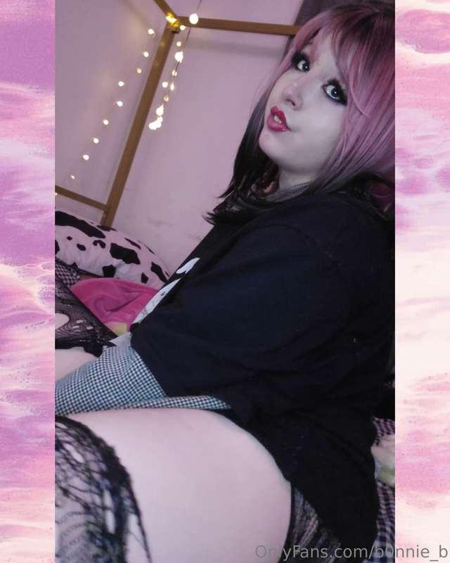 Hi! ^.^ I'm bonnie! Welcome to my onlyfans!! 
