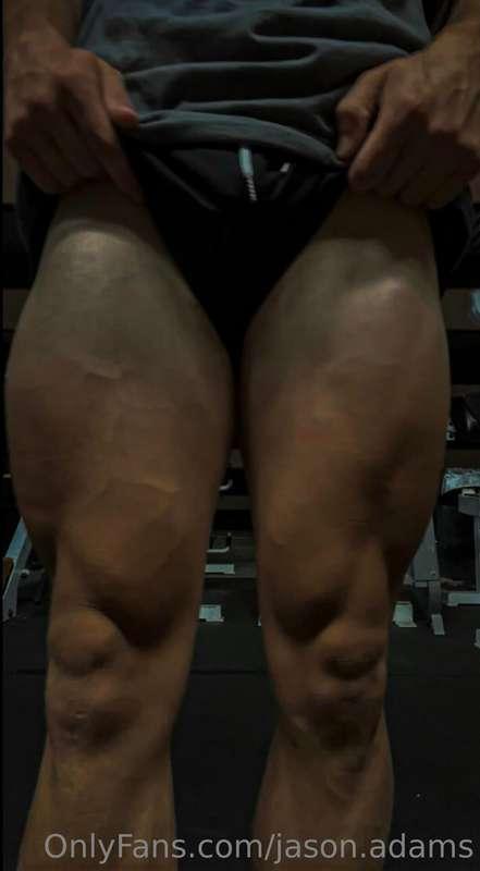 Feeling dead after todays leg day 😝😝