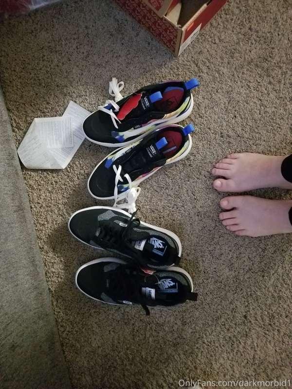 Since my old shoes broke I bought 2 new pairs! Ready to stin..