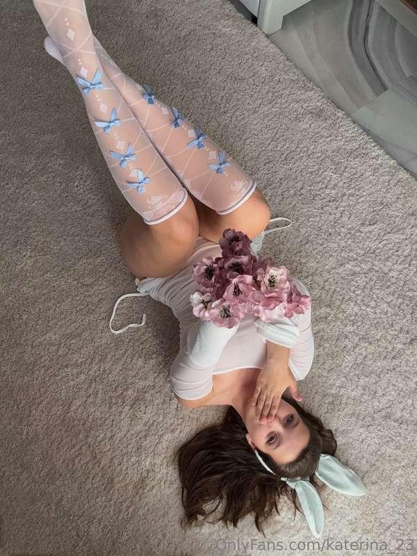 Spring makes me playful 🌸🐰And a little cheeky too — but I bl..
