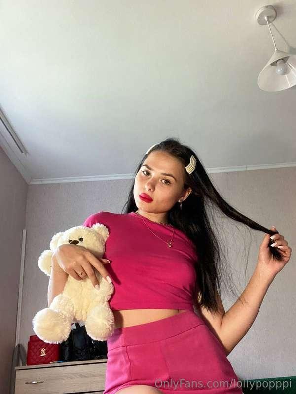 My bow is so cute today, do you like my bow like this?👄🥰