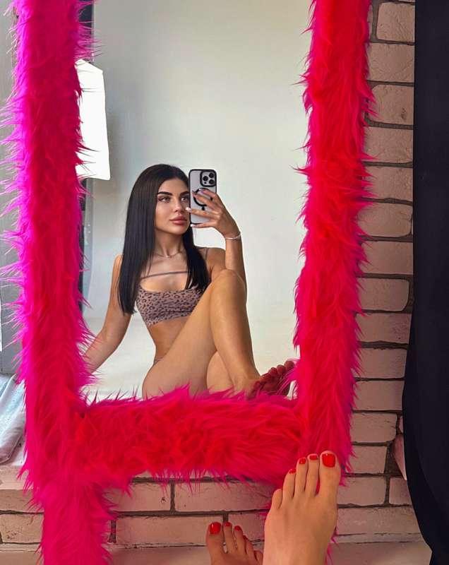 ## **Wanna kiss my feet?❤️🦶🏻**