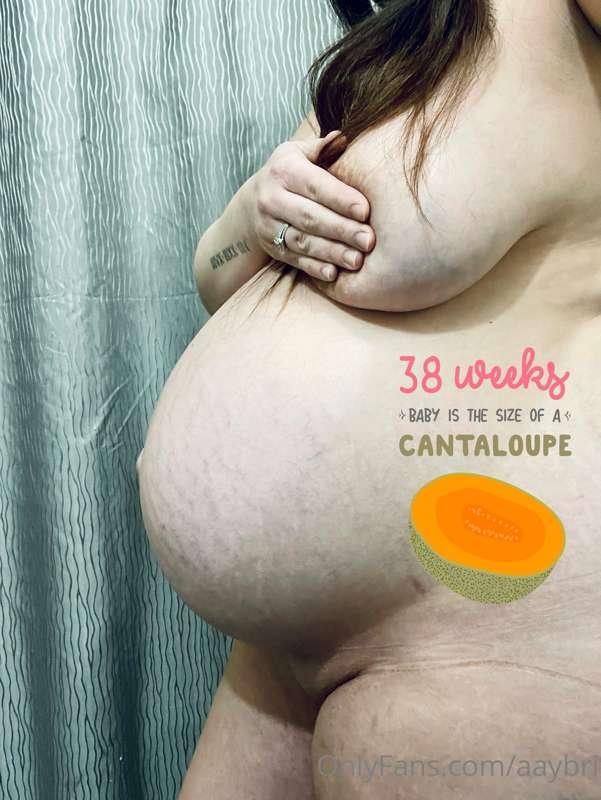 **38 WEEK BUMPDATE** 🧡
Baby is roughly 19.6 inches and 6.8 p..