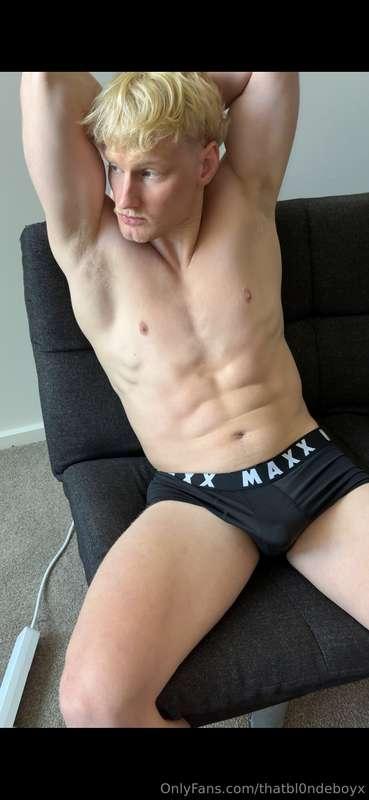 come take a seat cutie?