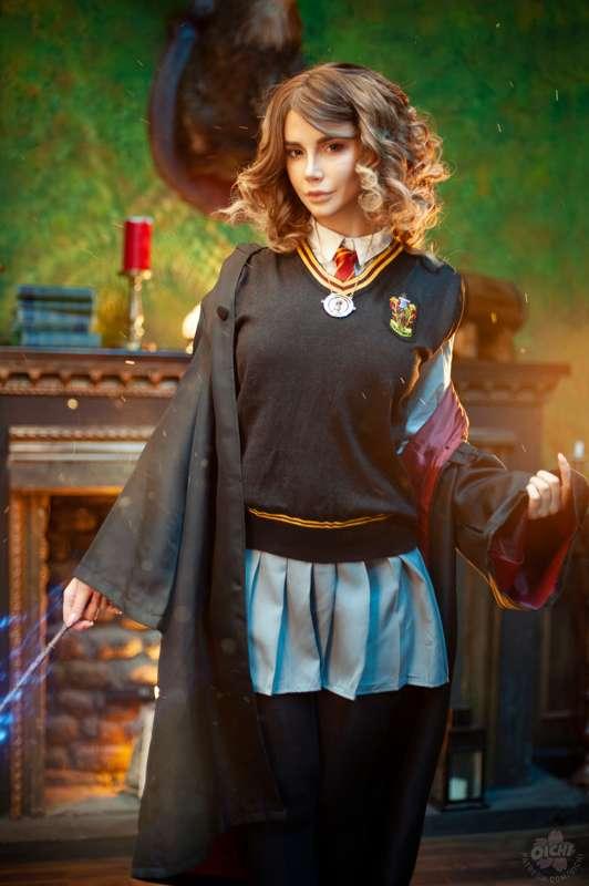 FEBRUARY | SWEET SET | HERMIONE