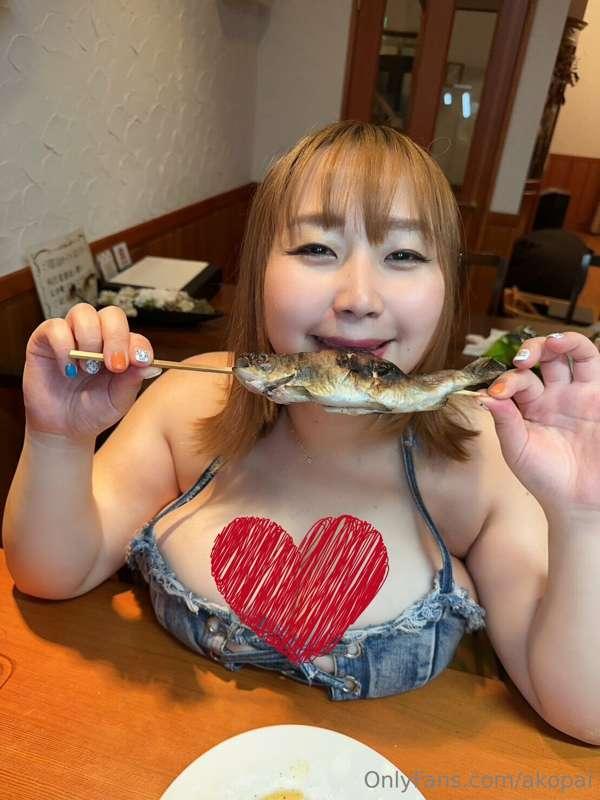 Mhhh... I love delicous, juicy meat 🤤🥩
Join me at the BBQ! 🍖