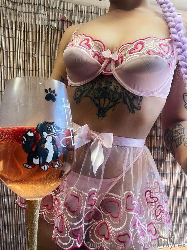 Pretty in pink boob reveal 😜