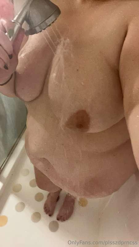 Another shower one lol. At least you know I’m clean! 🧼 who w..