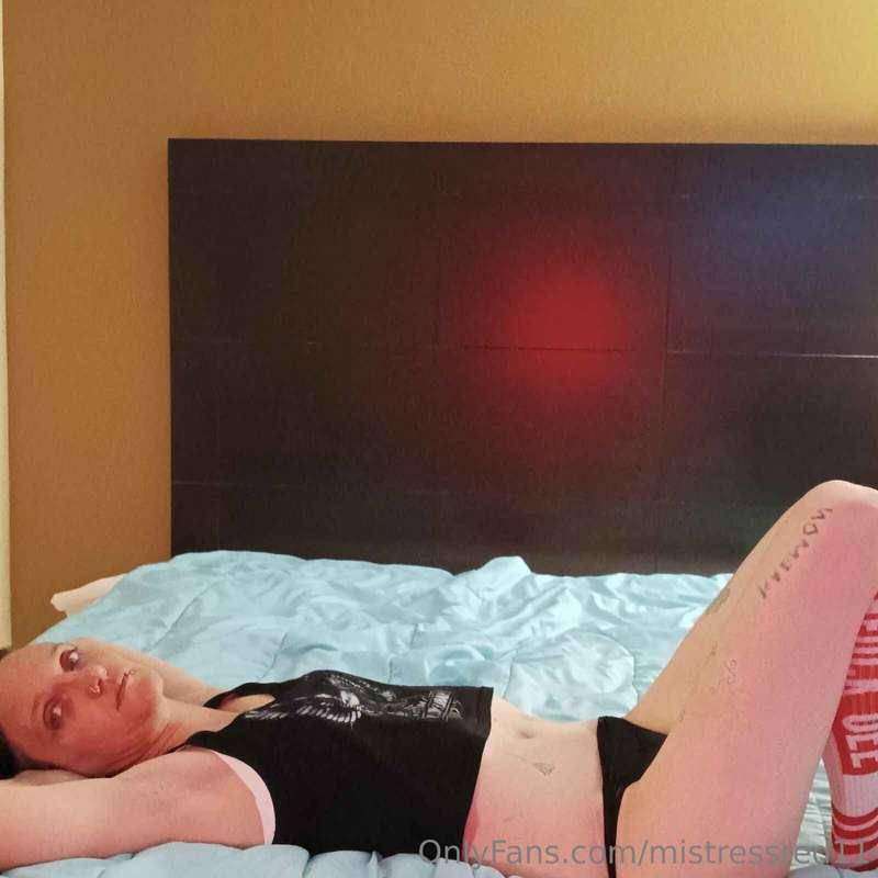 mistressred11 image #2