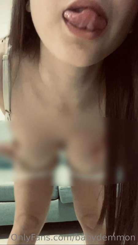 Hello loser! You know well that you don’t deserve to see my ..