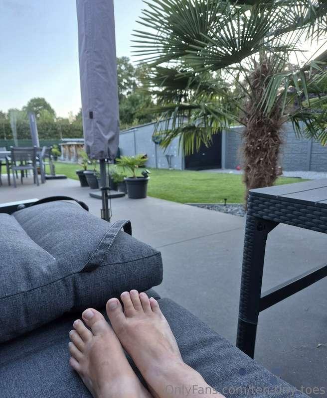 A month after my holiday and my tanlines are still crisp 🙈