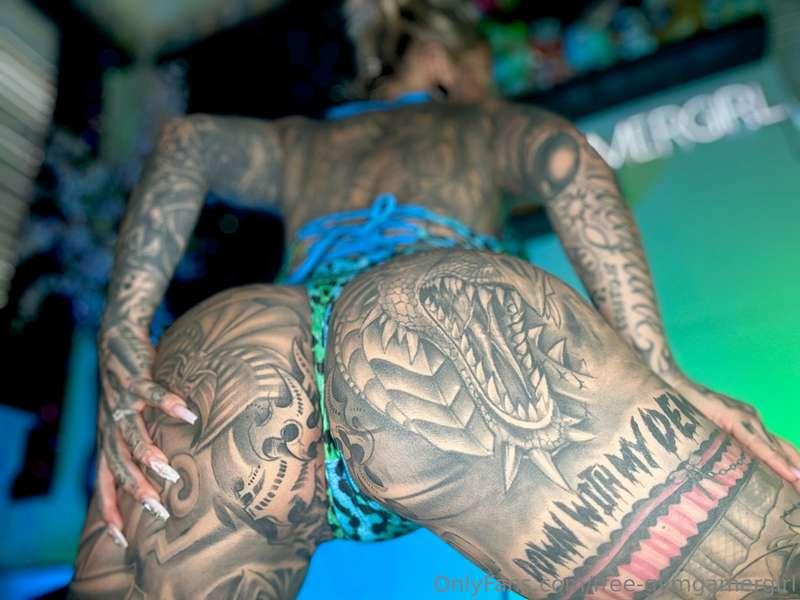 Or wanna eat my ass for breakfast ? 💦