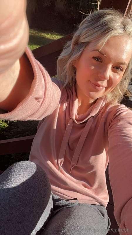 come relax in the sun with me 👀