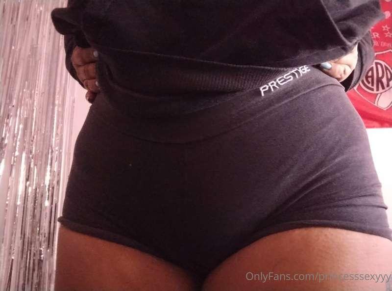 do you like my shorts?☺️