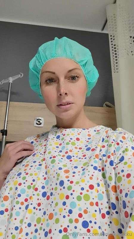 ***Hey, there!*** 💙 Yes, it's a picture of me at the hospita..