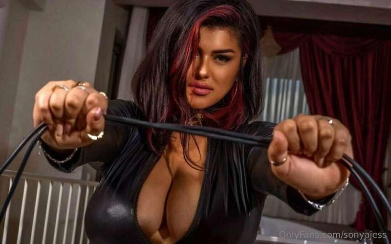 Hi , I 'm 𝗕𝗨𝗦𝗧𝗬 𝗠𝗜𝗟𝗙 @tinakay22 @tinakay22 🖤
I would like to..