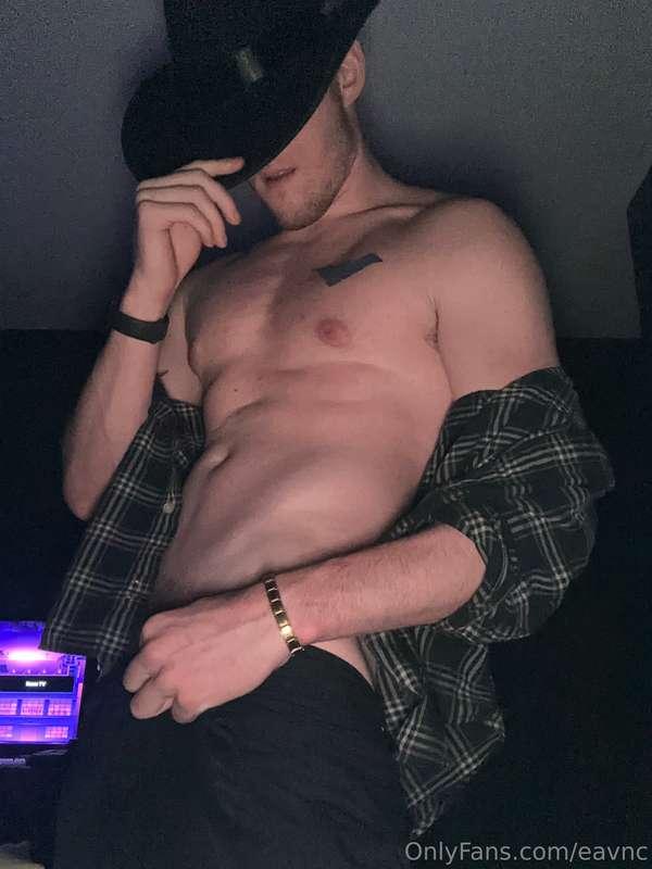 Casual check-in 😏 thought I’d leave something here for you t..