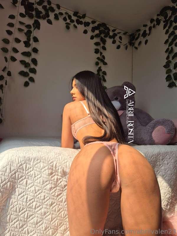 Ya me baje el pantie, puedes hacer lo demás? 🥺