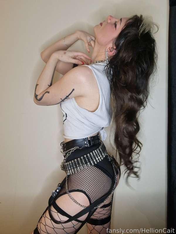 hellioncait image #1