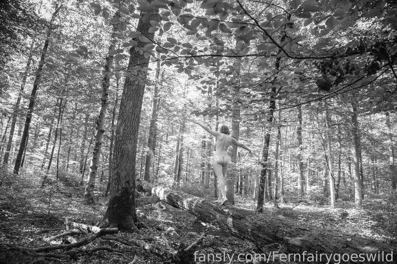 The first photo of the outdoor part of my photoshoot is on IG so I thought I’d share it here, too. The photographer is Brian Cann. He does some pretty artistic nude shoots. I can’t wait to see more of them…

#outdoors #fyp #artistic #classy #girlnextdoor #butt #booty 