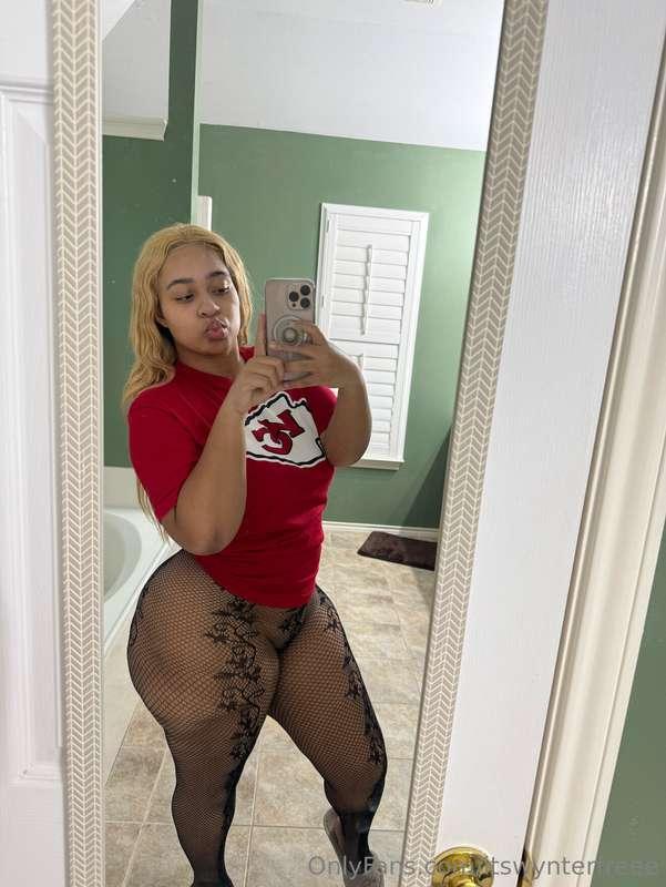 Watch me twerk to Not Like Us by Kendrick Lamar in my Chiefs..