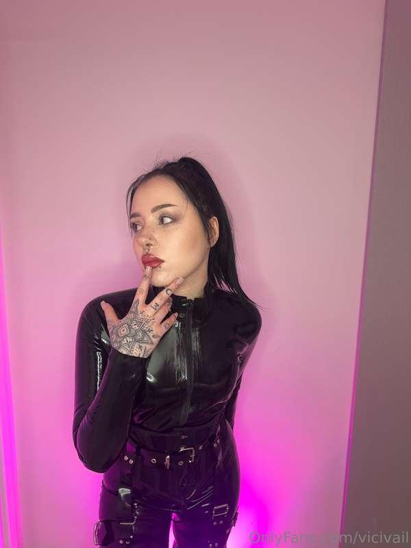 Latex makes me happy 🖤