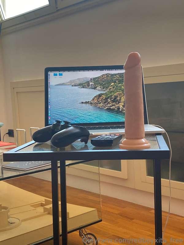 Ready to play videogames 🤭