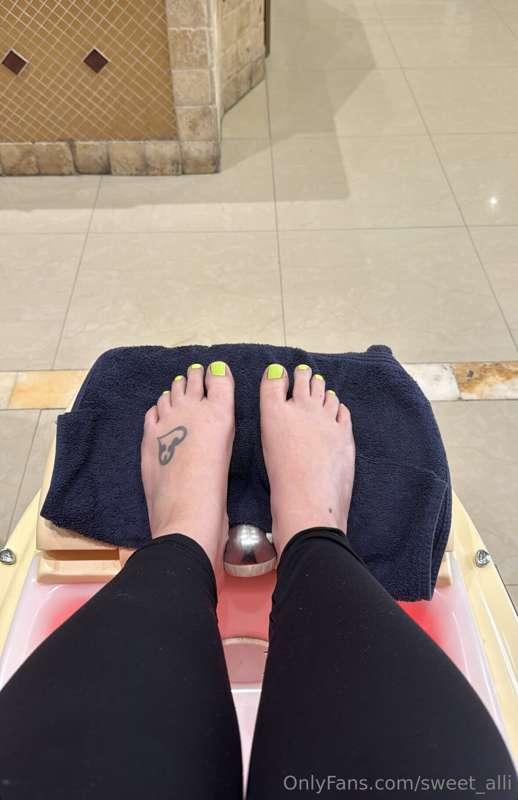 Pedi day!!!! 💅 