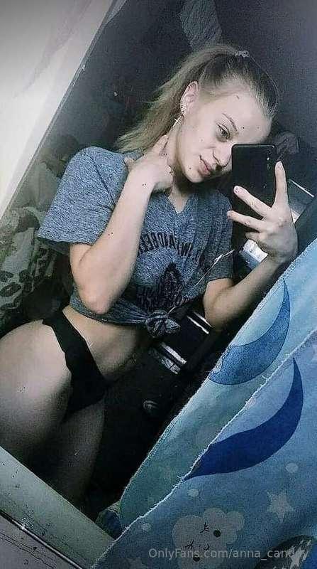 FRONT or BACK with @anita-mode - this super nude explicit se..