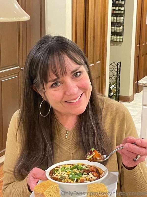 Last night's Playoff Chili. Stay tuned for Kansas City chick..