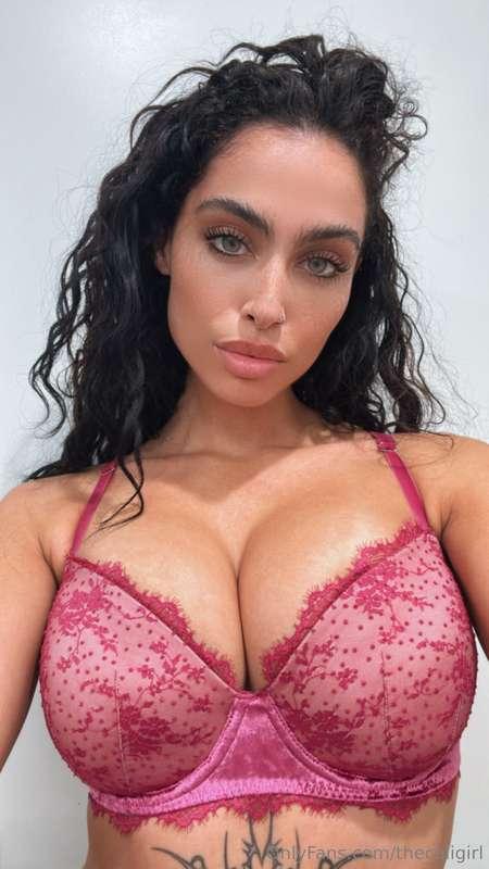 My pussy is a wet dream. 💧😈