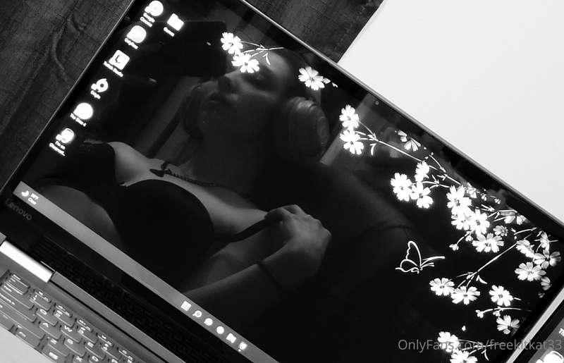 I almost love video games more than sex 🎮💋

(Check out the f..