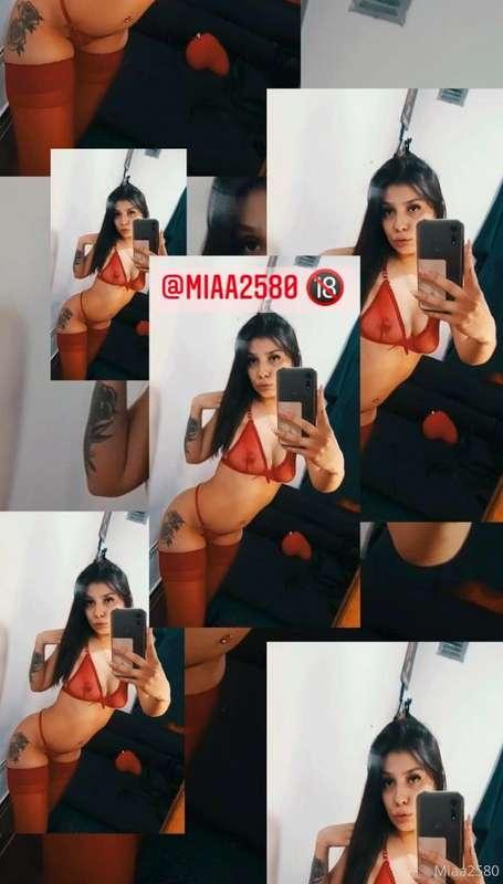 This babe is so hot that it will make you cum very fast 💦
 t..