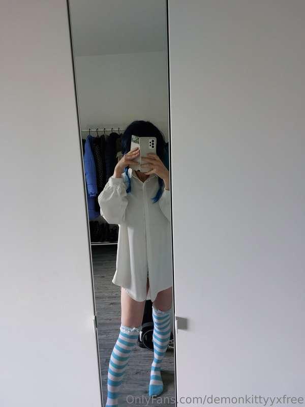 Venti Set ^-^ Masc, implied nude, big white shirt