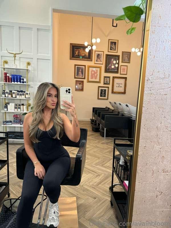 Self care day 🥰 just got a haircut and i’m loving itttt.