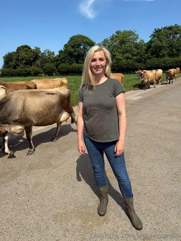 Happy Monday from the farm 🫶🏼